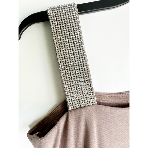 R & M Richard’s Asymmetrical Jumpsuit Taupe Color Size 6 Dressy Evening - Picture 5 of 8